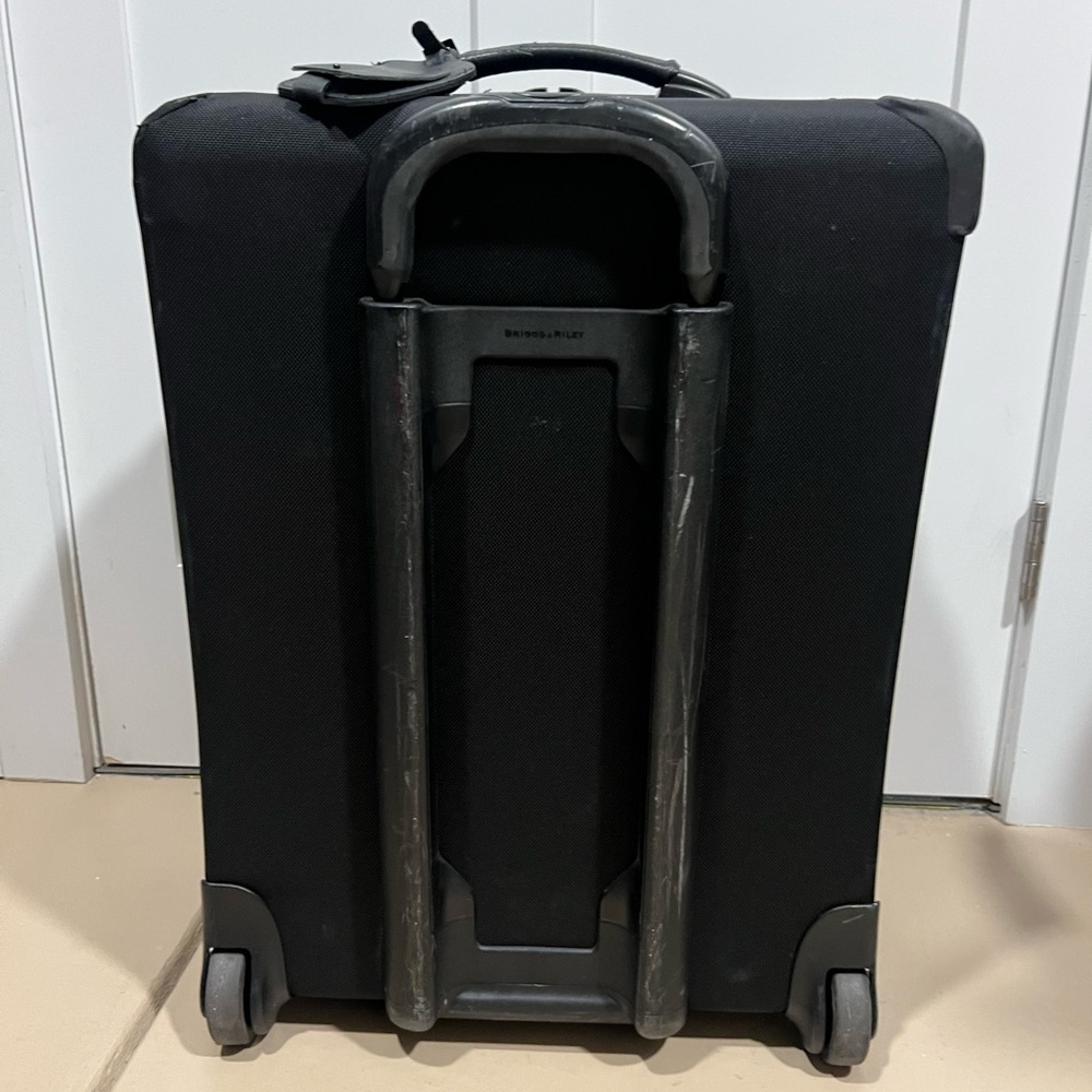 Briggs & Riley Sleek Black Suitcase - Picture 4 of 17